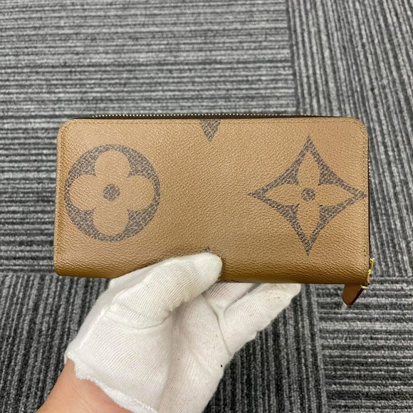 Louis Vuitton Zippy Giant Reverse Monogram Canvas Wallet - Picture 2 of 9